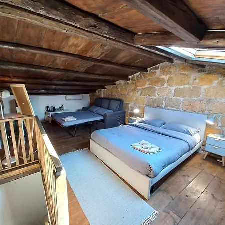 Sandstone Loft Close To Center Apartment