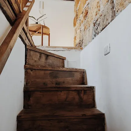 Sandstone Loft Close To Center *